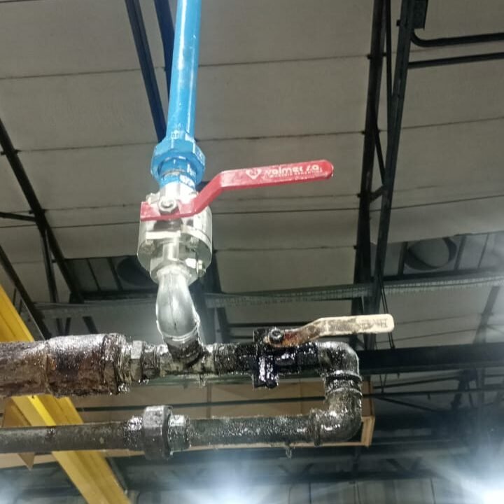 instalación de cañerías para aire comprimido industrial en planta SKF