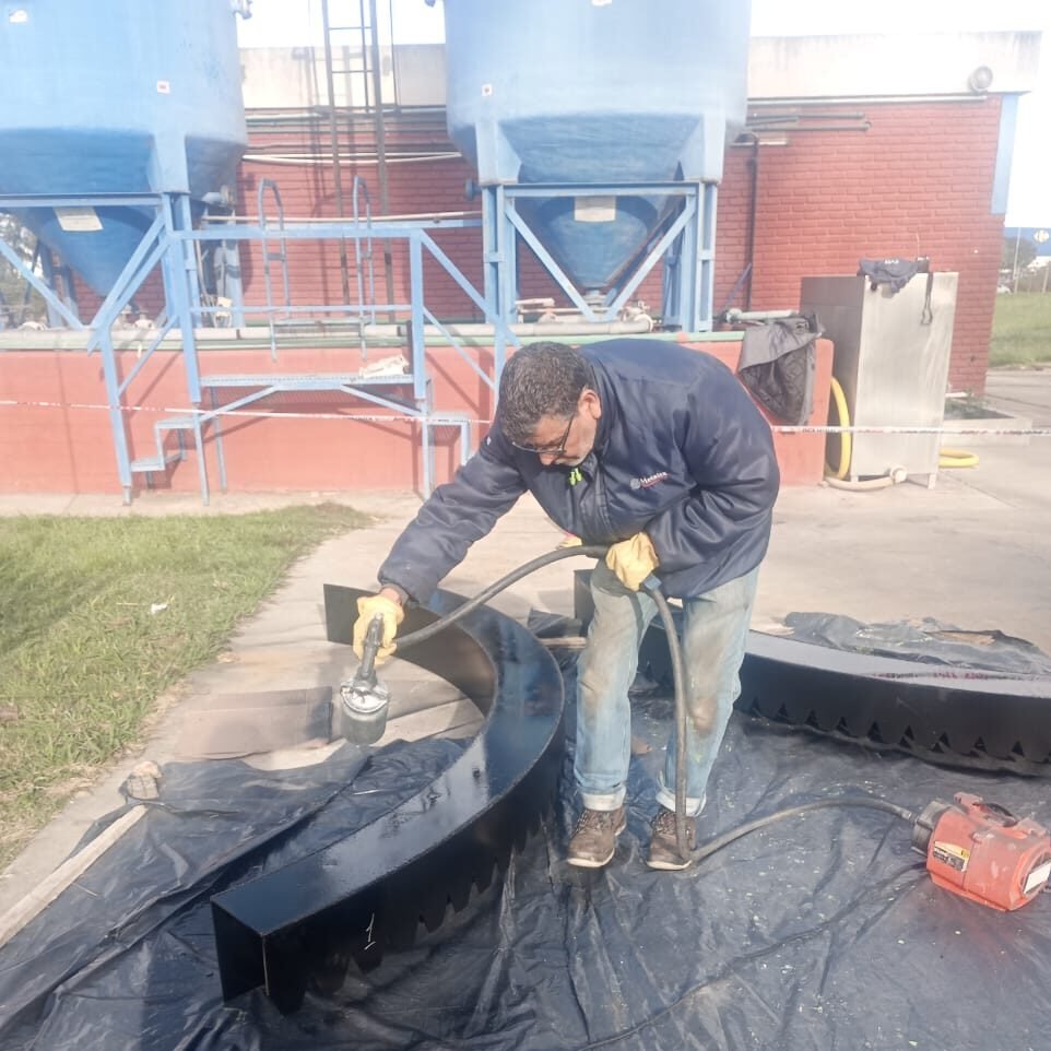 recambio de corona en sistema de planta de efluentes industrial SKF con mantenimiento mecánico