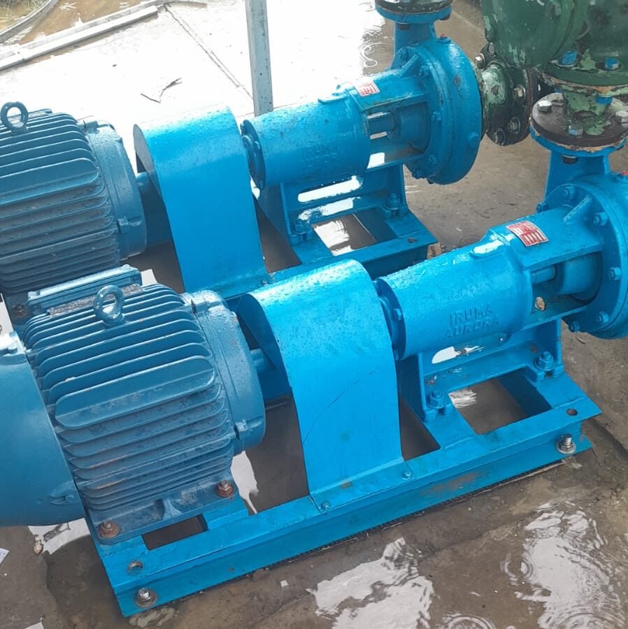 reparación de bombas centrífugas industriales con mantenimiento de motores y componentes hidráulicos